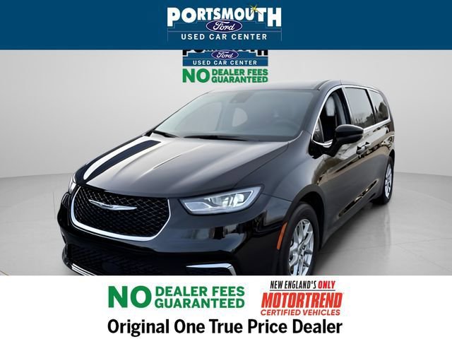 Used 2024 Chrysler Pacifica Touring-L image 18