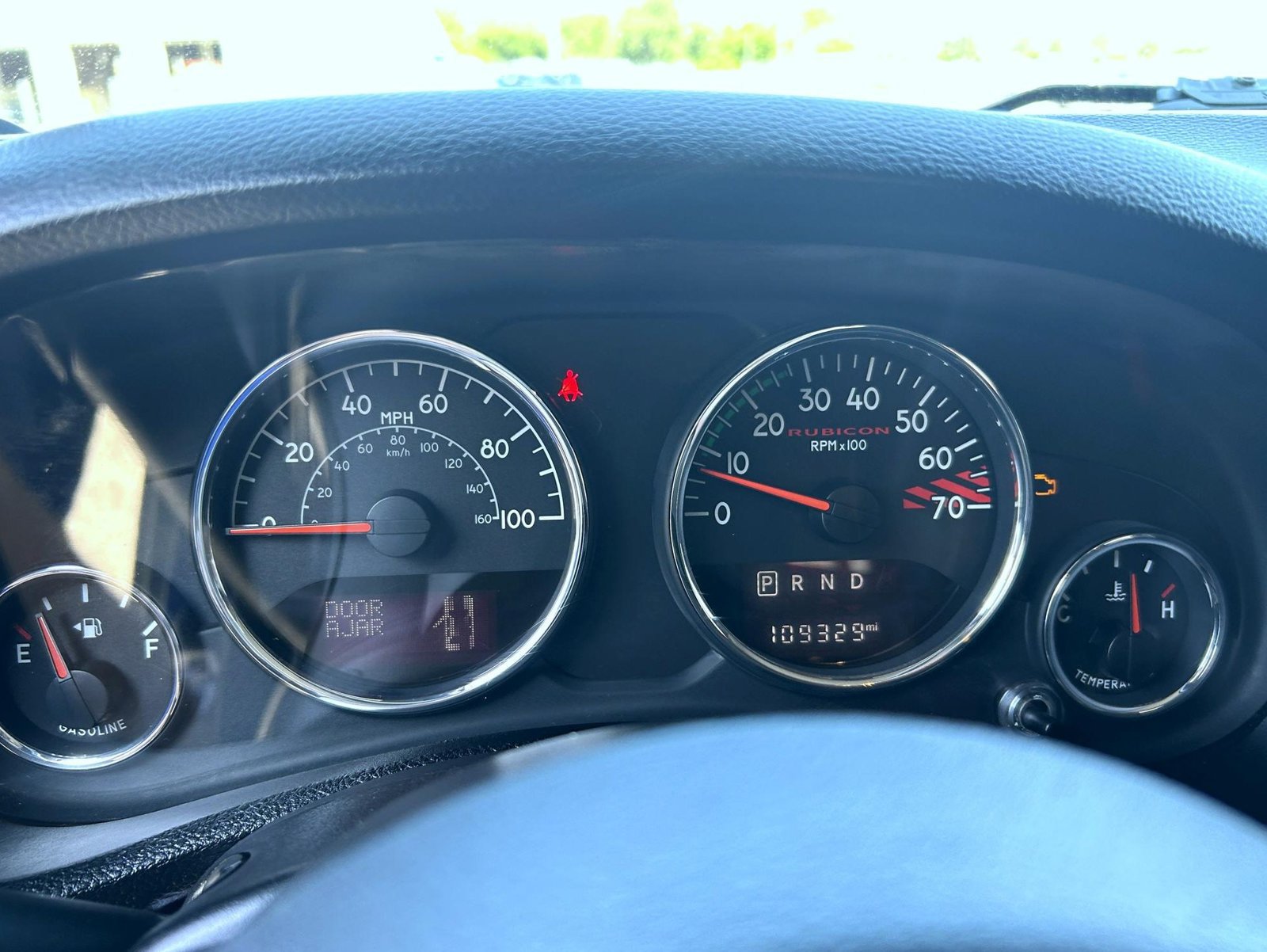 Used 2015 Jeep Wrangler Unlimited Rubicon AWD/4WD image 14