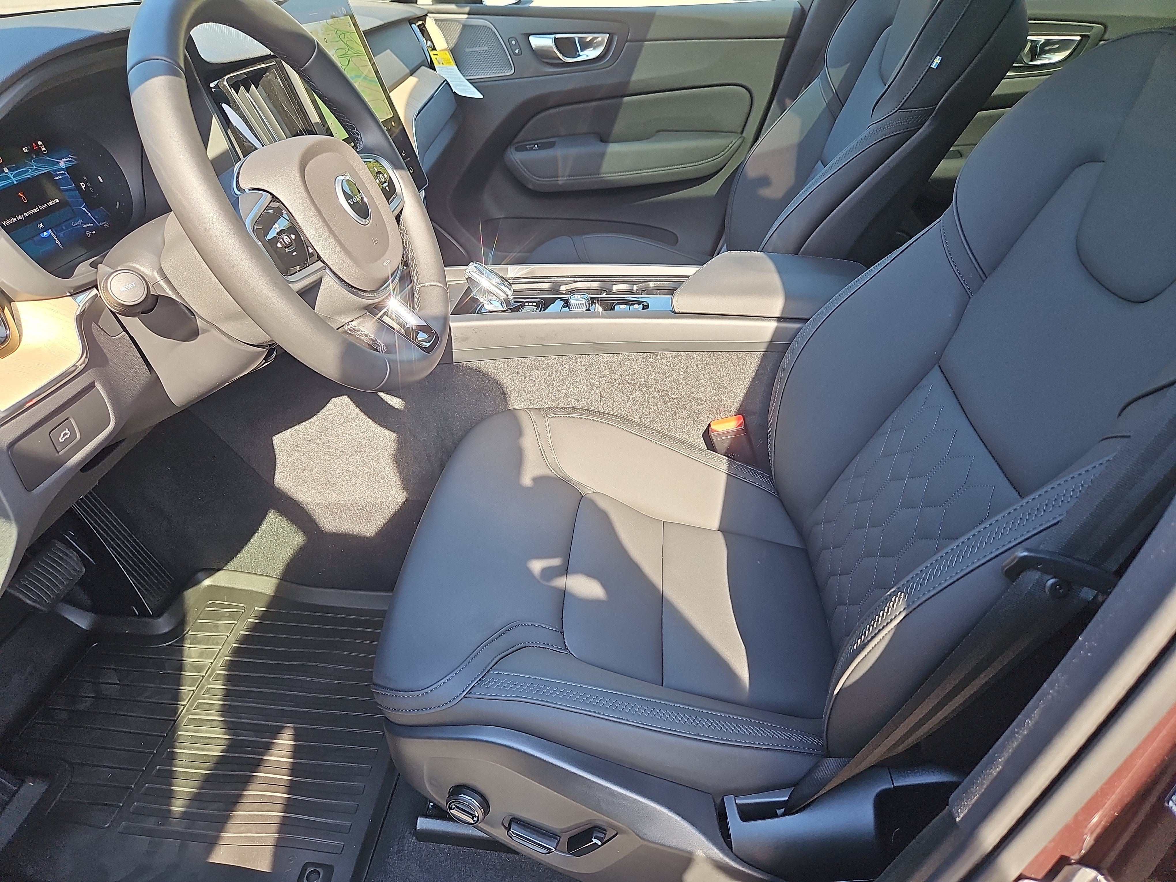Used 2026 Volvo XC60 B5 Plus w/ Protection Package Premier AWD/4WD image 33
