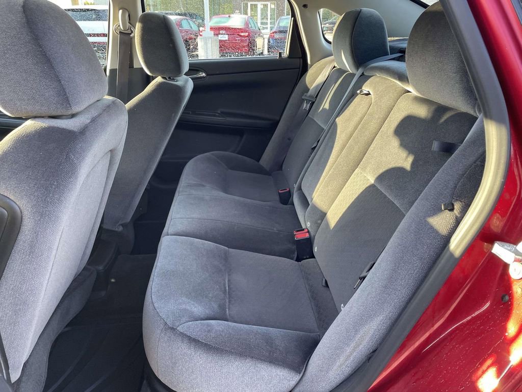 Used 2015 Chevrolet Impala LT w/ LT Sunroof Package image 3