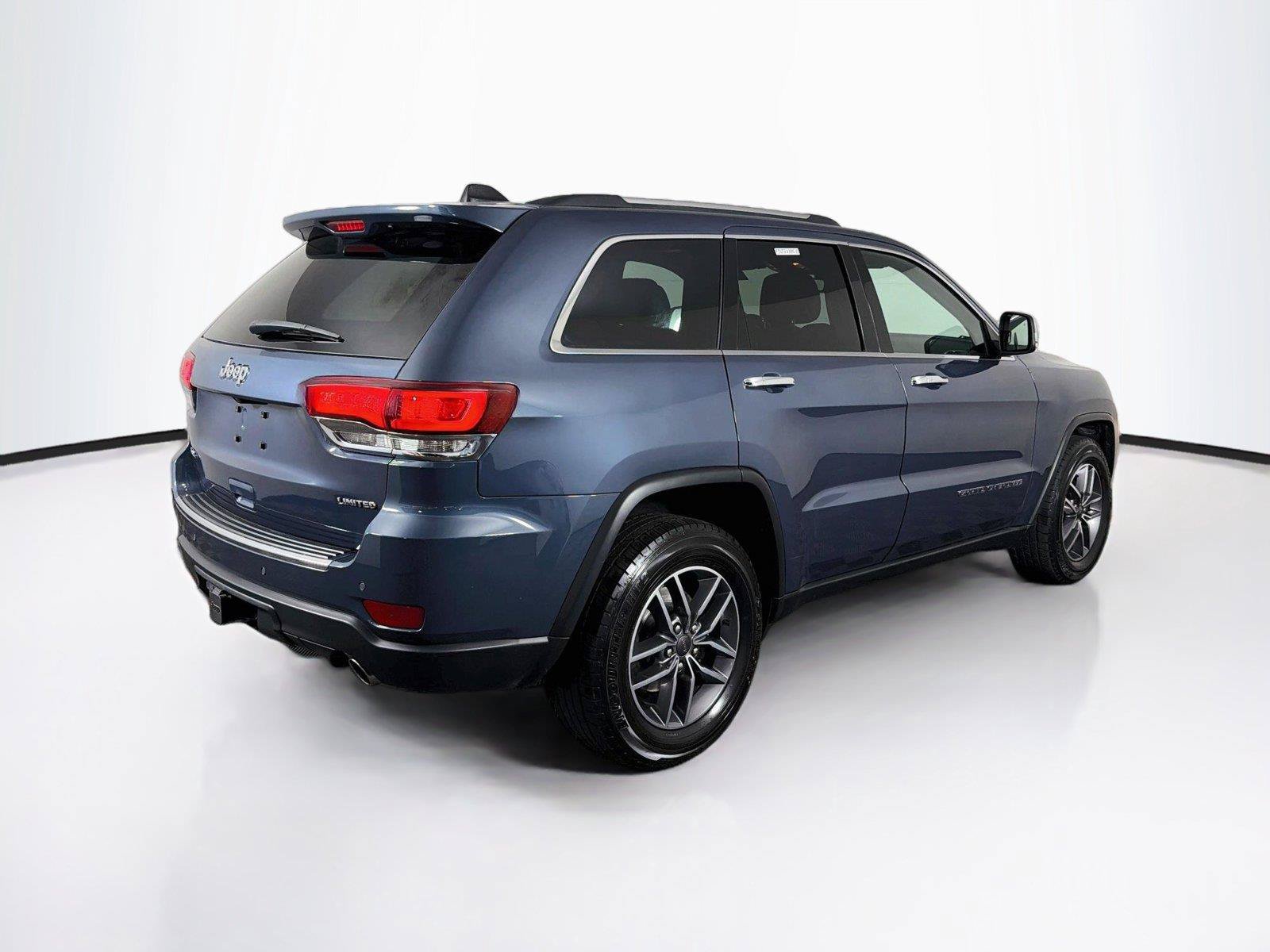Used 2020 Jeep Grand Cherokee Limited w/ Trailer Tow Group IV AWD/4WD image 11