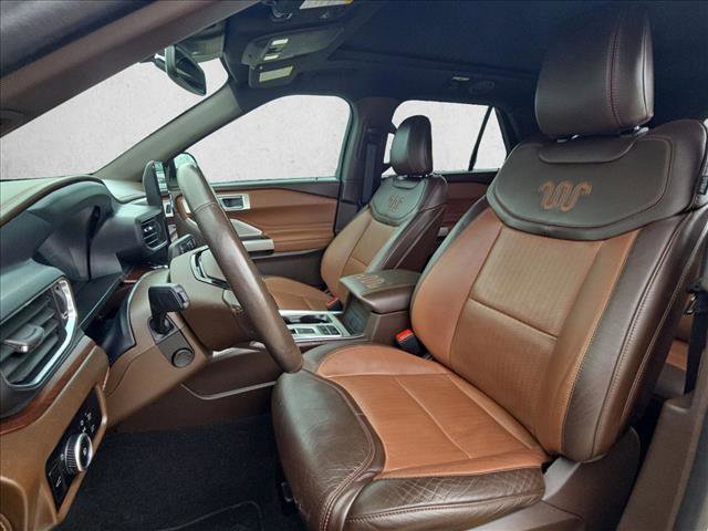 Used 2024 Ford Explorer King Ranch w/ Technology Package image 16