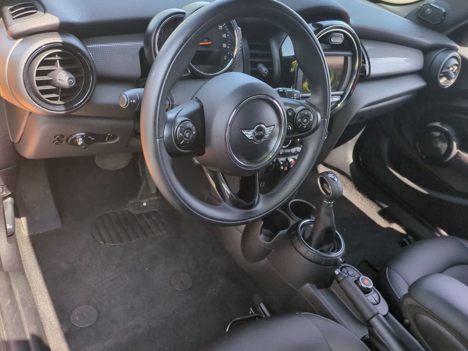 Used 2015 MINI Cooper 4-Door Hardtop FWD image 10