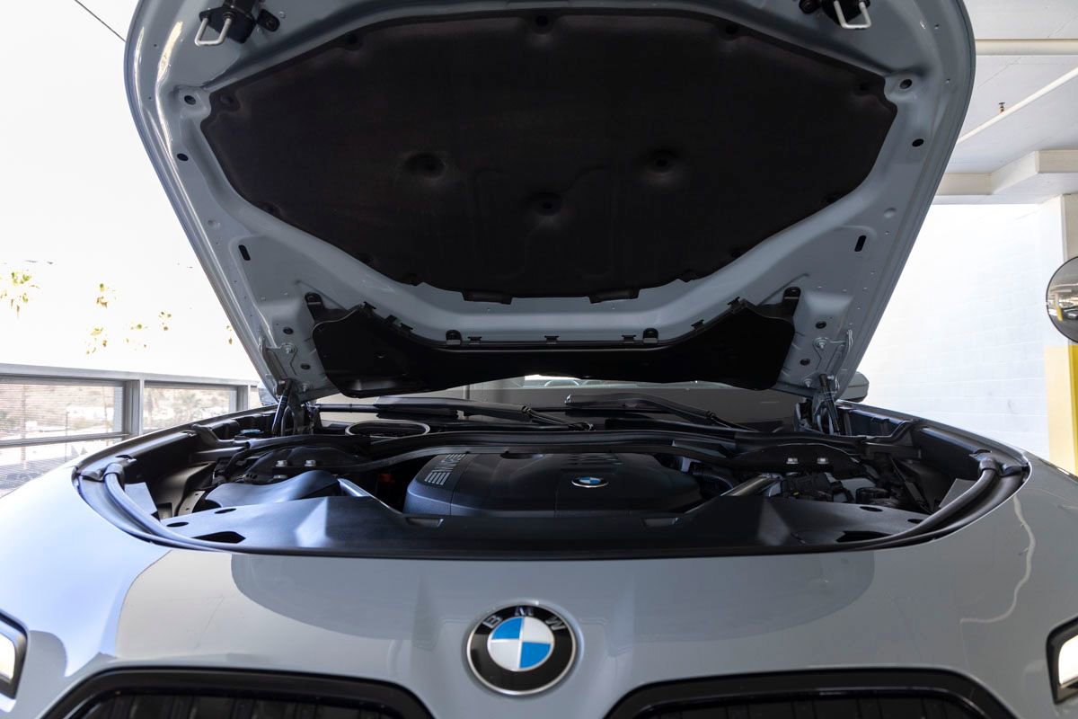 Used 2023 BMW 740i w/ Parking Assistance Package RWD image 34