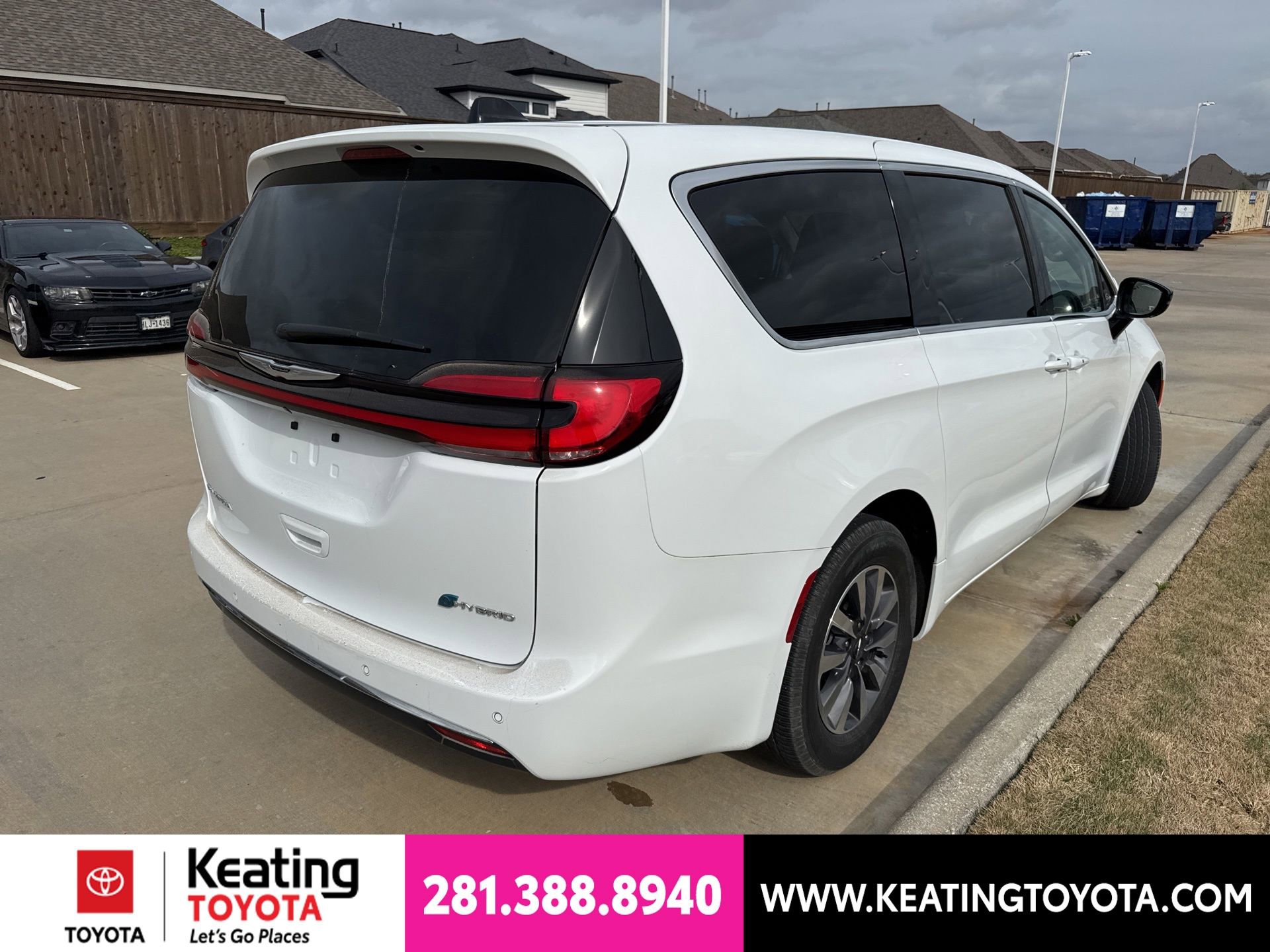 Used 2024 Chrysler Pacifica Limited FWD image 7