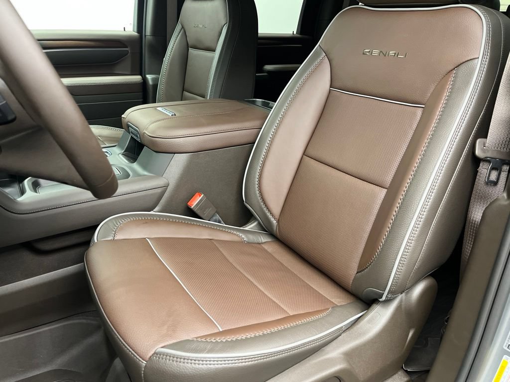 New 2026 GMC Sierra 2500 Denali w/ Denali Reserve Package AWD/4WD image 8