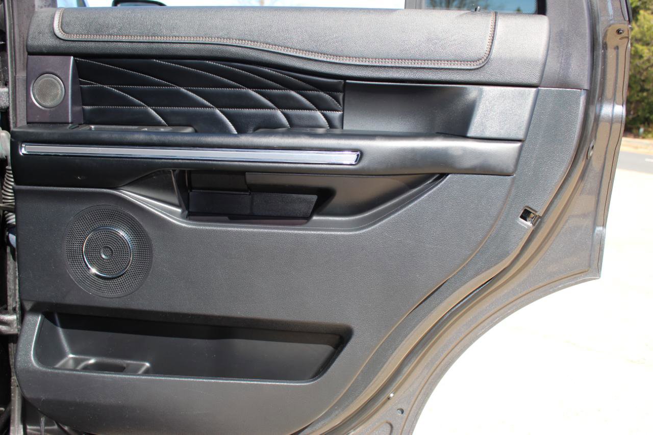 Used 2018 Ford Expedition Platinum image 20