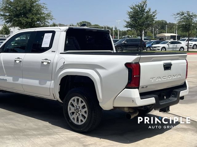 Used 2024 Toyota Tacoma SR5 AWD/4WD image 10