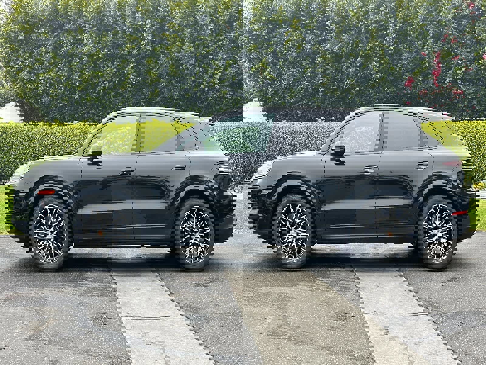 New 2026 Porsche Cayenne image 2