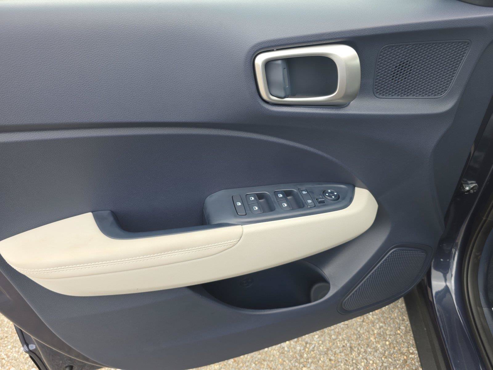 New 2026 Hyundai Venue SEL FWD image 11
