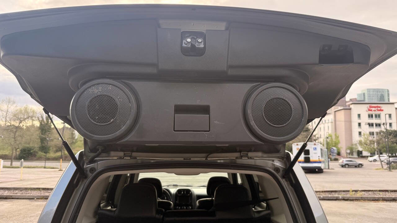 Used 2012 Jeep Patriot Limited w/ Sun/Sound Group AWD/4WD image 11