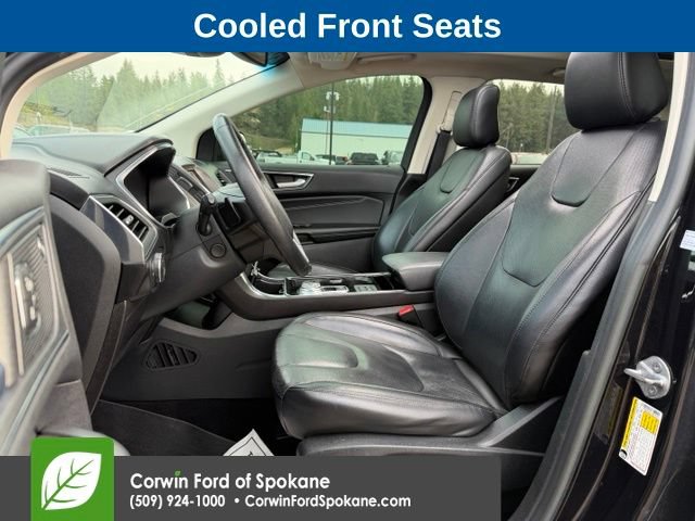 Used 2020 Ford Edge Titanium w/ Equipment Group 301A AWD/4WD image 2