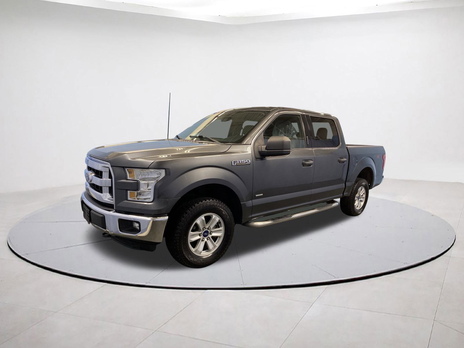 Used 2016 Ford F150 XLT w/ Trailer Tow Package image 3