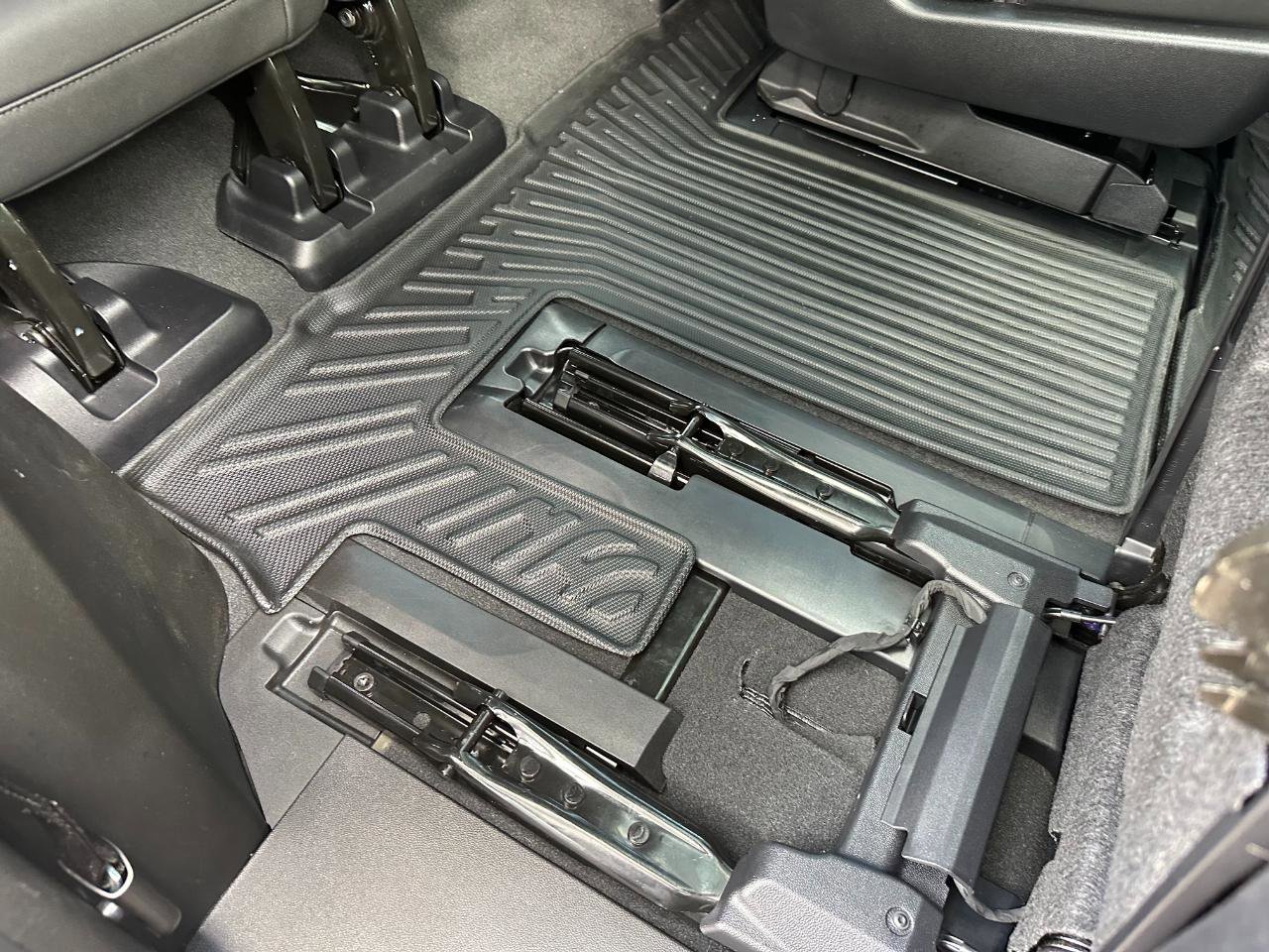 Used 2025 Chevrolet Tahoe Z71 w/ Comfort Package image 31