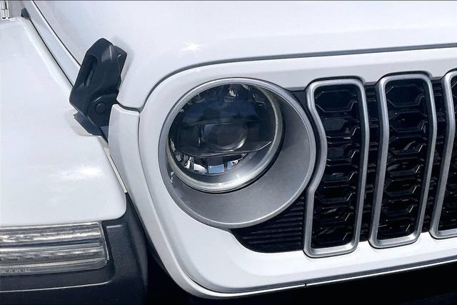 Used 2024 Jeep Wrangler Unlimited Sahara AWD/4WD image 26