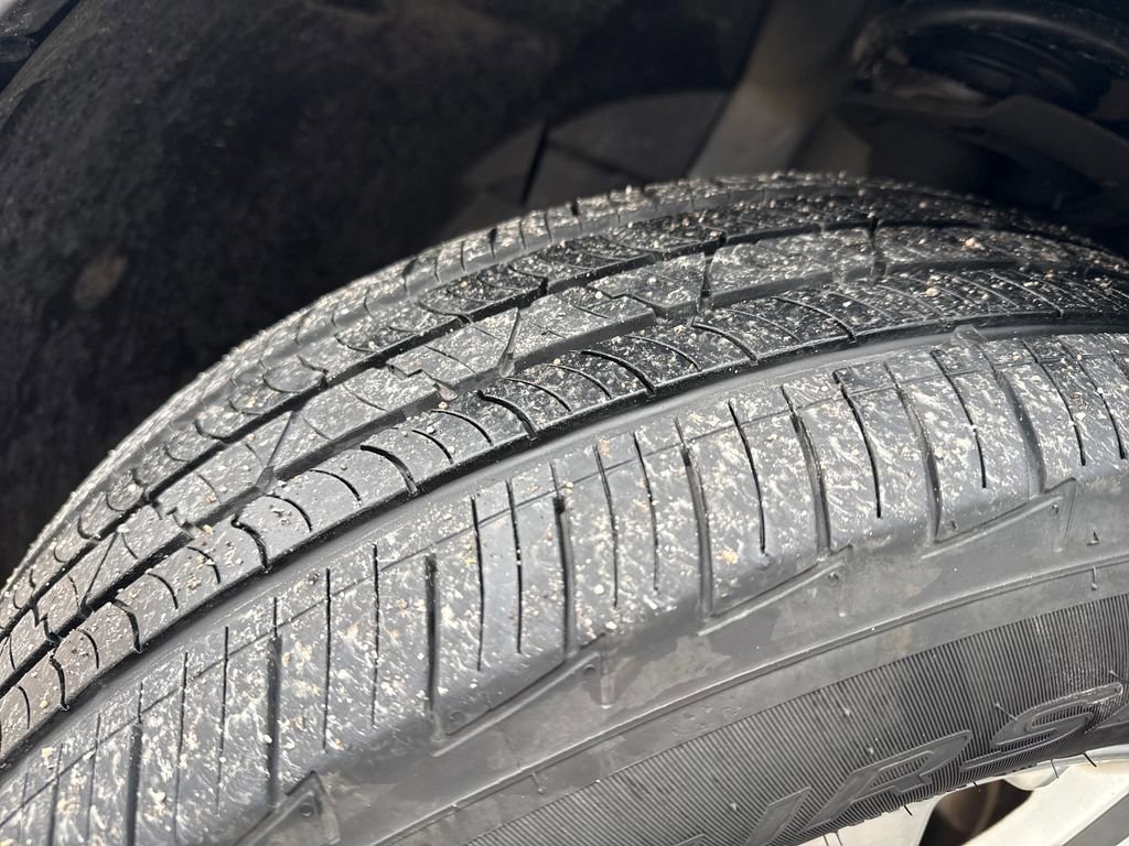 Used 2014 Chrysler Town & Country Touring image 25