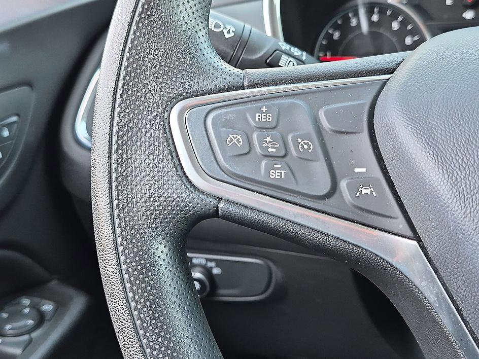 Used 2023 Chevrolet Equinox LT AWD/4WD image 17