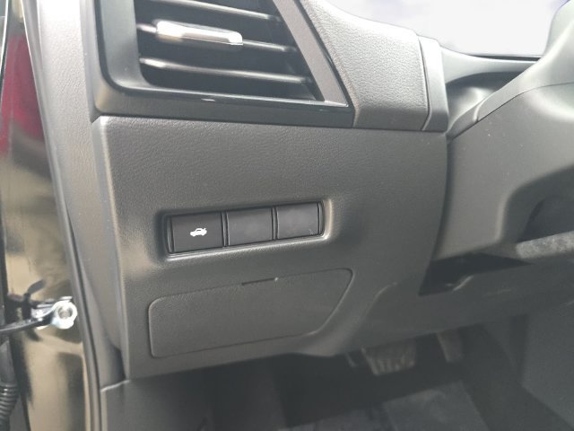 New 2027 Nissan Sentra SR w/ Floor Mat Package FWD image 40
