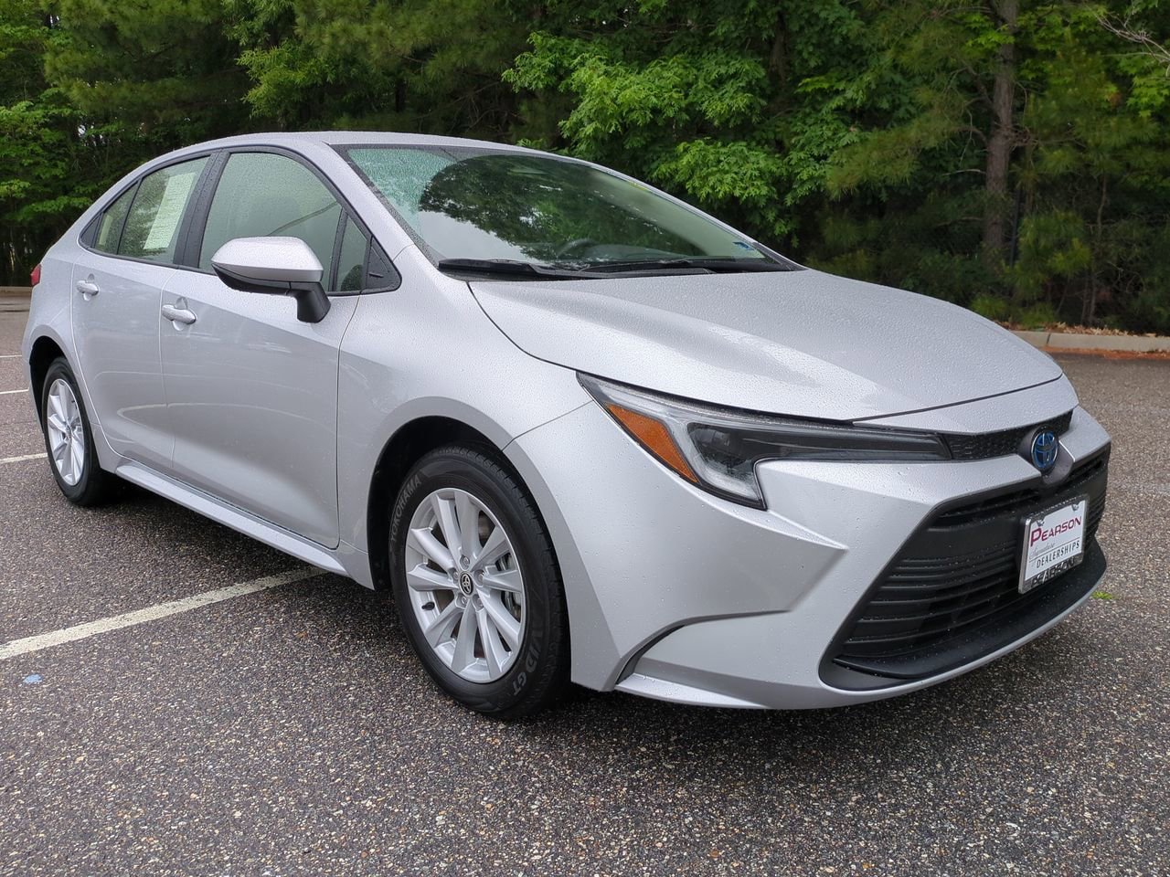 Used 2025 Toyota Corolla LE w/ LE Premium Package FWD image 2