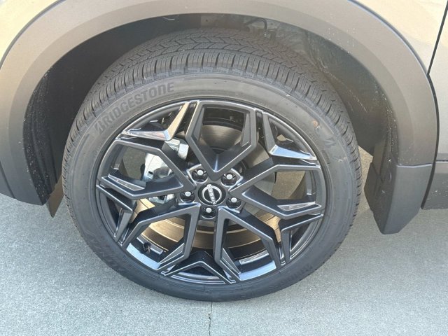 New 2027 Nissan Kicks SR FWD image 5