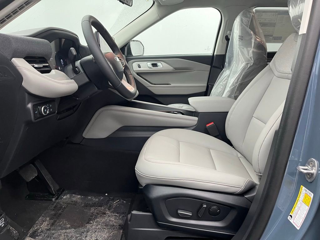New 2026 Ford Explorer Active w/ Active Comfort Package image 19