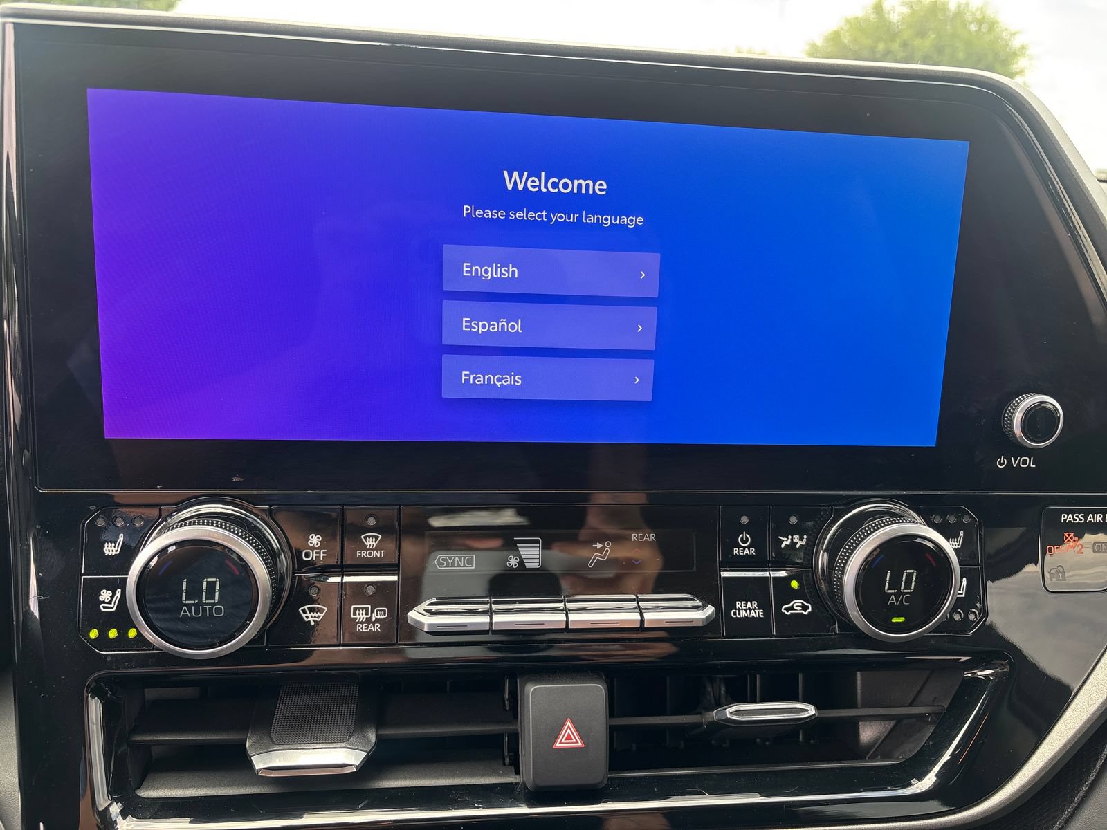 Used 2025 Toyota Highlander Limited FWD image 25