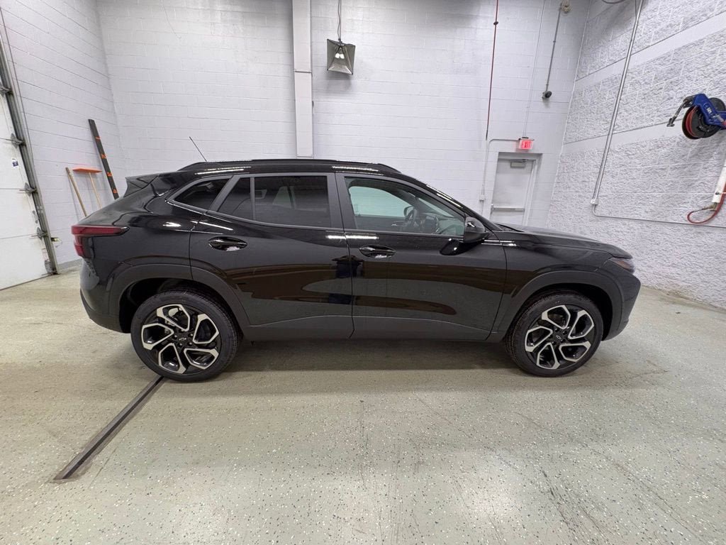 New 2026 Chevrolet Trax RS w/ Driver Confidence Package FWD image 3