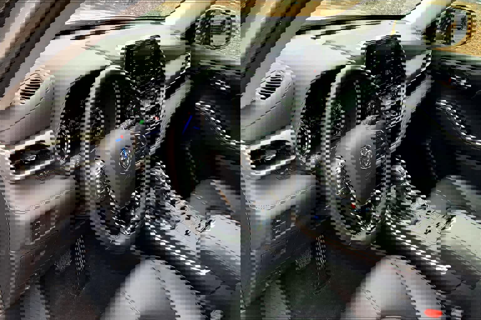 Used 2021 Toyota Highlander XLE image 18