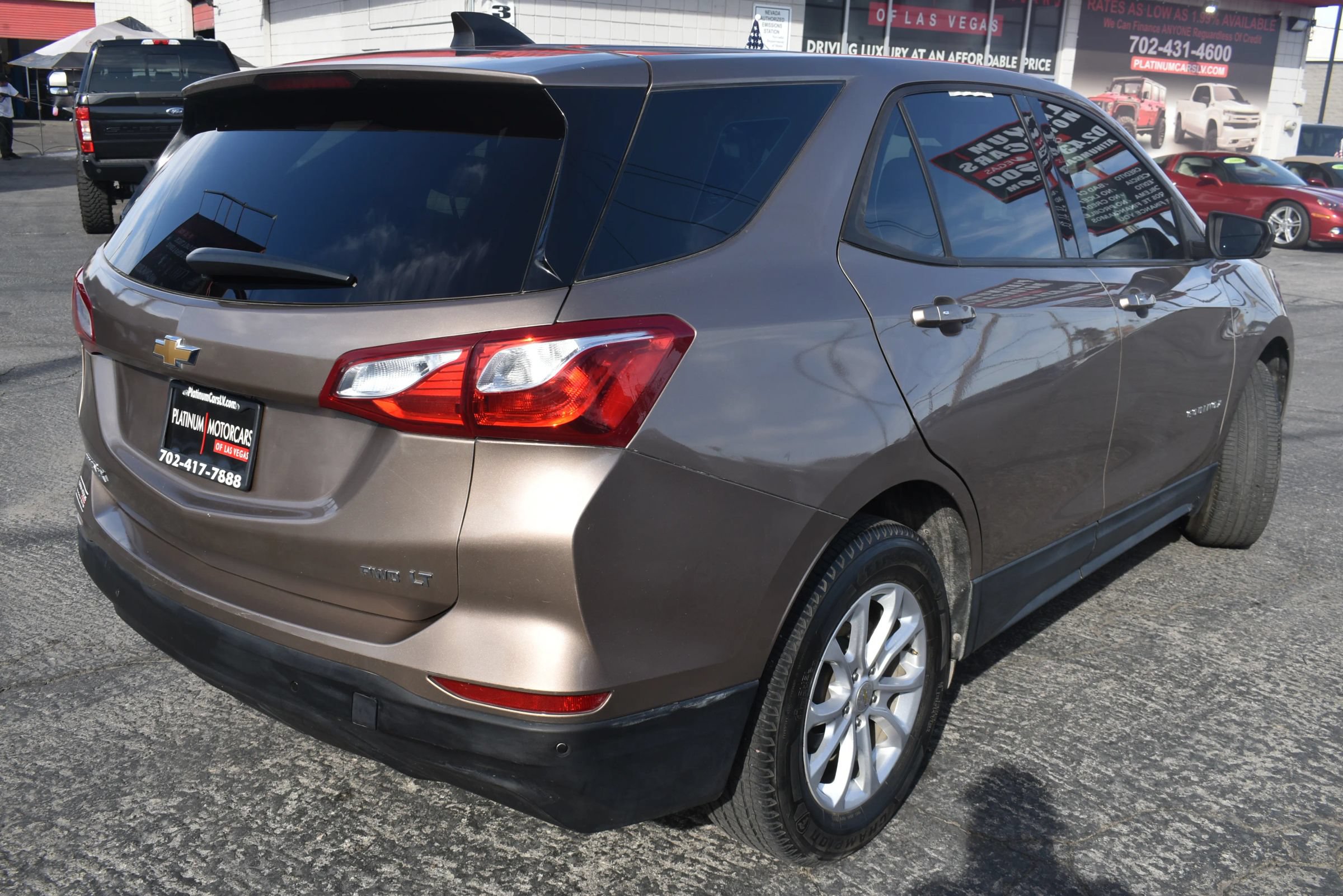 Used 2018 Chevrolet Equinox LS FWD image 2