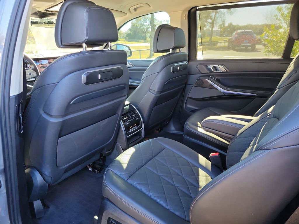 Used 2023 BMW X7 xDrive40i w/ Premium Package image 14
