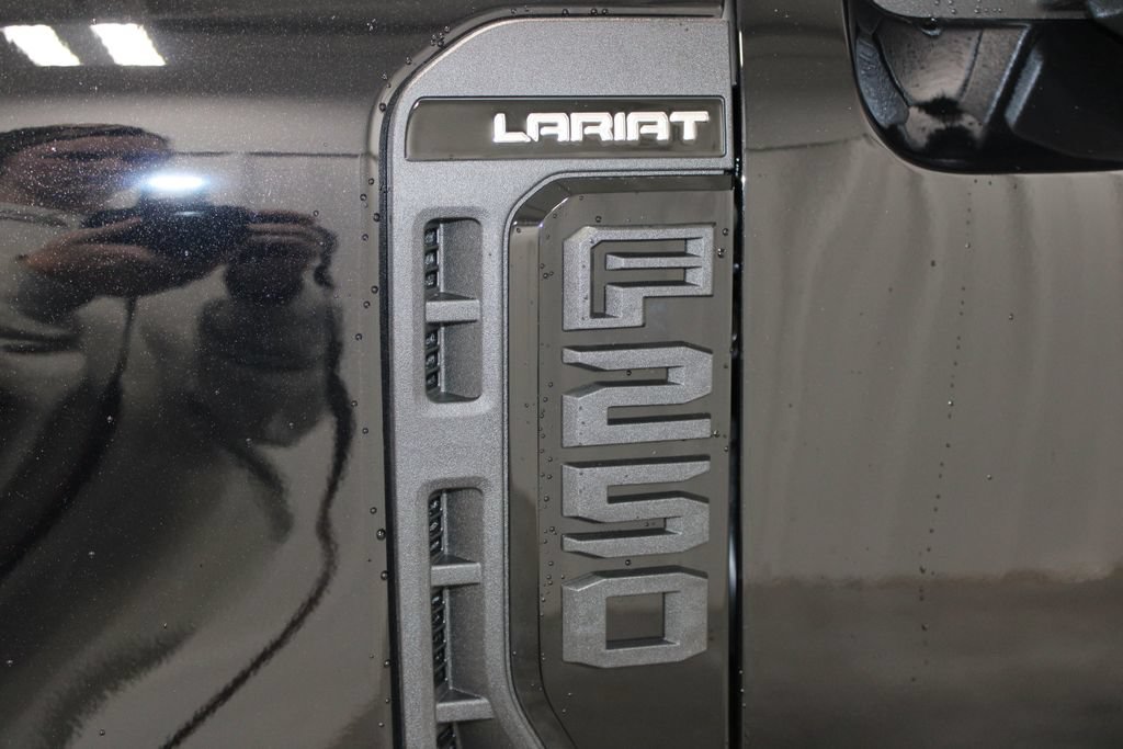 New 2026 Ford F250 Lariat w/ Black Appearance Package AWD/4WD image 16