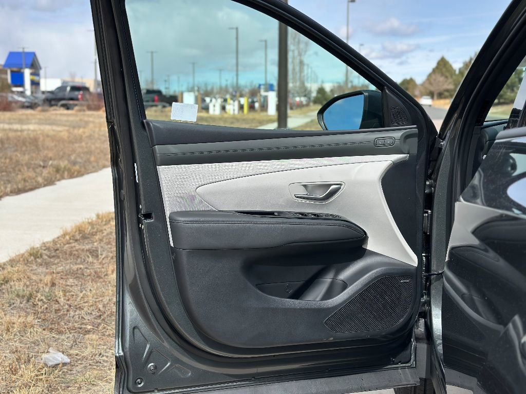 New 2025 Hyundai Tucson Limited image 17