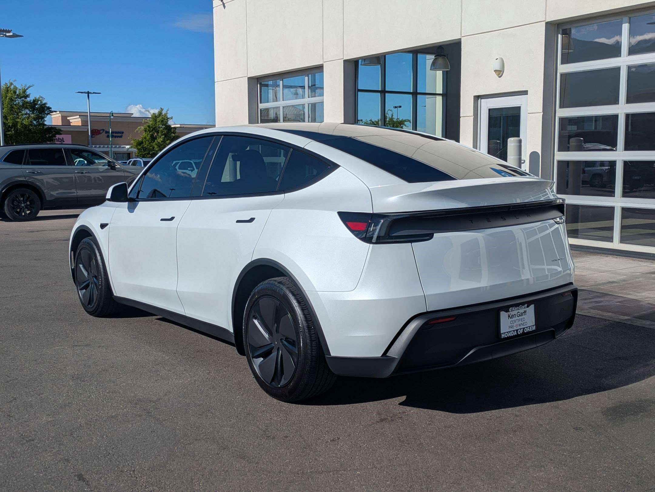 Used 2026 Tesla Model Y AWD image 8