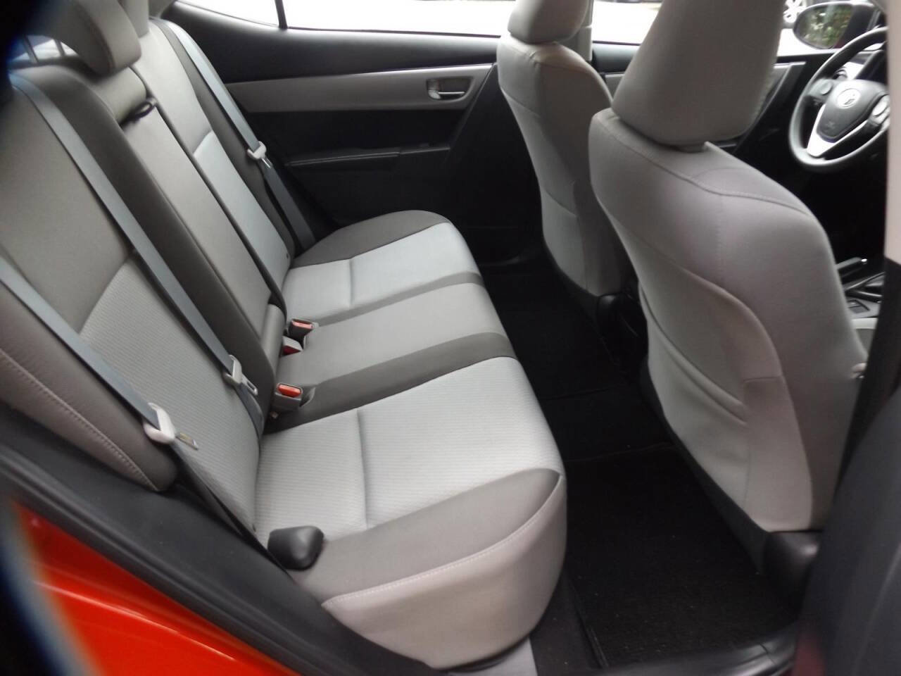 Used 2017 Toyota Corolla LE image 19