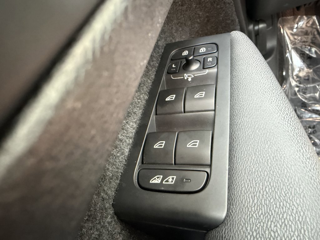 Used 2024 Volvo C40 P8 Recharge Ultimate w/ Protection Package Premier image 27