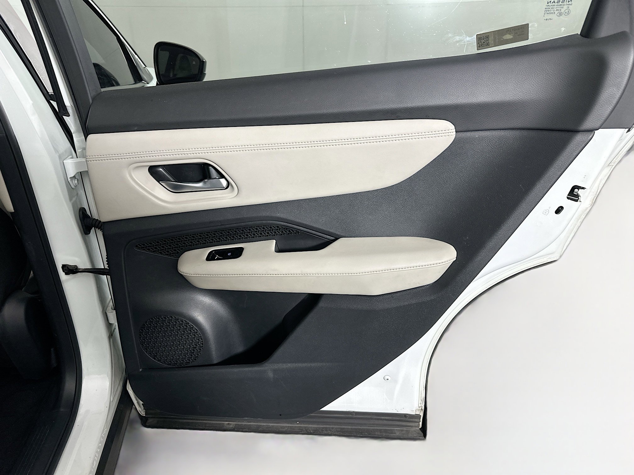Used 2023 Nissan Ariya FWD image 29