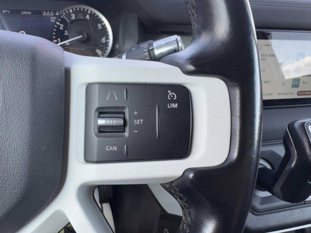 Used 2021 Land Rover Defender 90 image 25