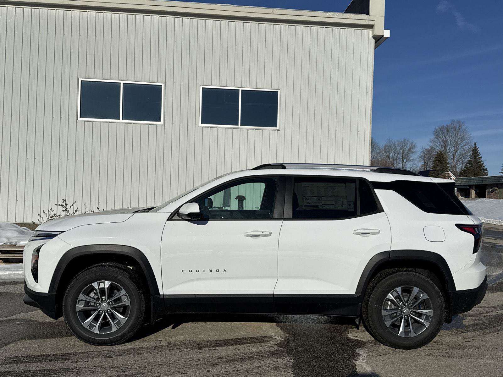 New 2026 Chevrolet Equinox LT w/ Convenience Package II image 3