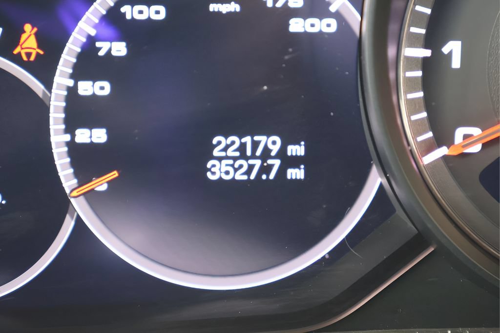 Used 2023 Porsche Cayenne Turbo AWD/4WD image 25