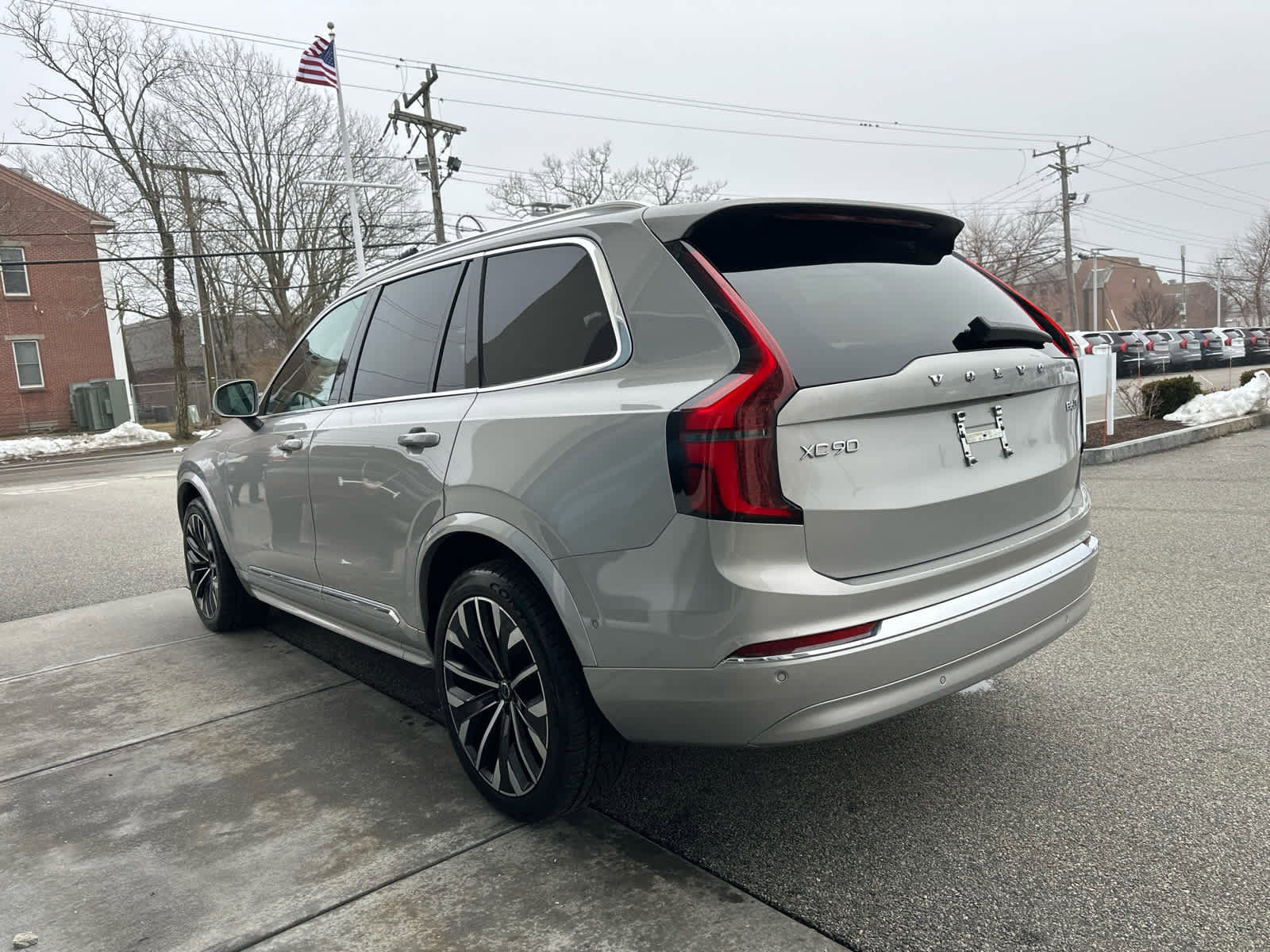 Certified 2025 Volvo XC90 B6 Plus image 9