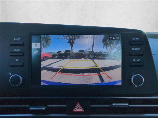 Certified 2025 Hyundai Elantra SE image 13