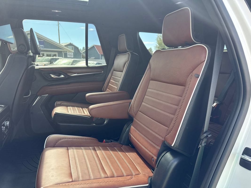 Used 2023 GMC Yukon Denali Ultimate AWD/4WD image 8