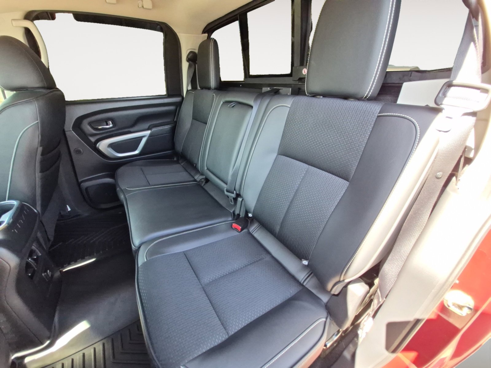 Used 2017 Nissan Titan PRO-4X AWD/4WD image 23