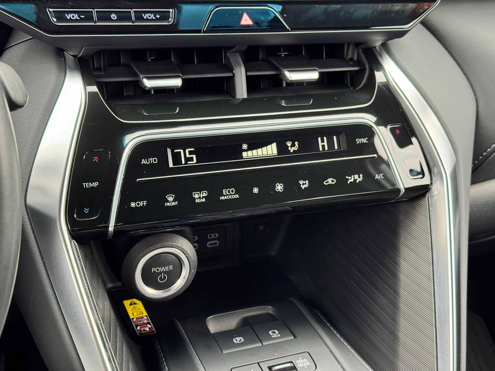 Certified 2024 Toyota Venza XLE AWD/4WD image 24