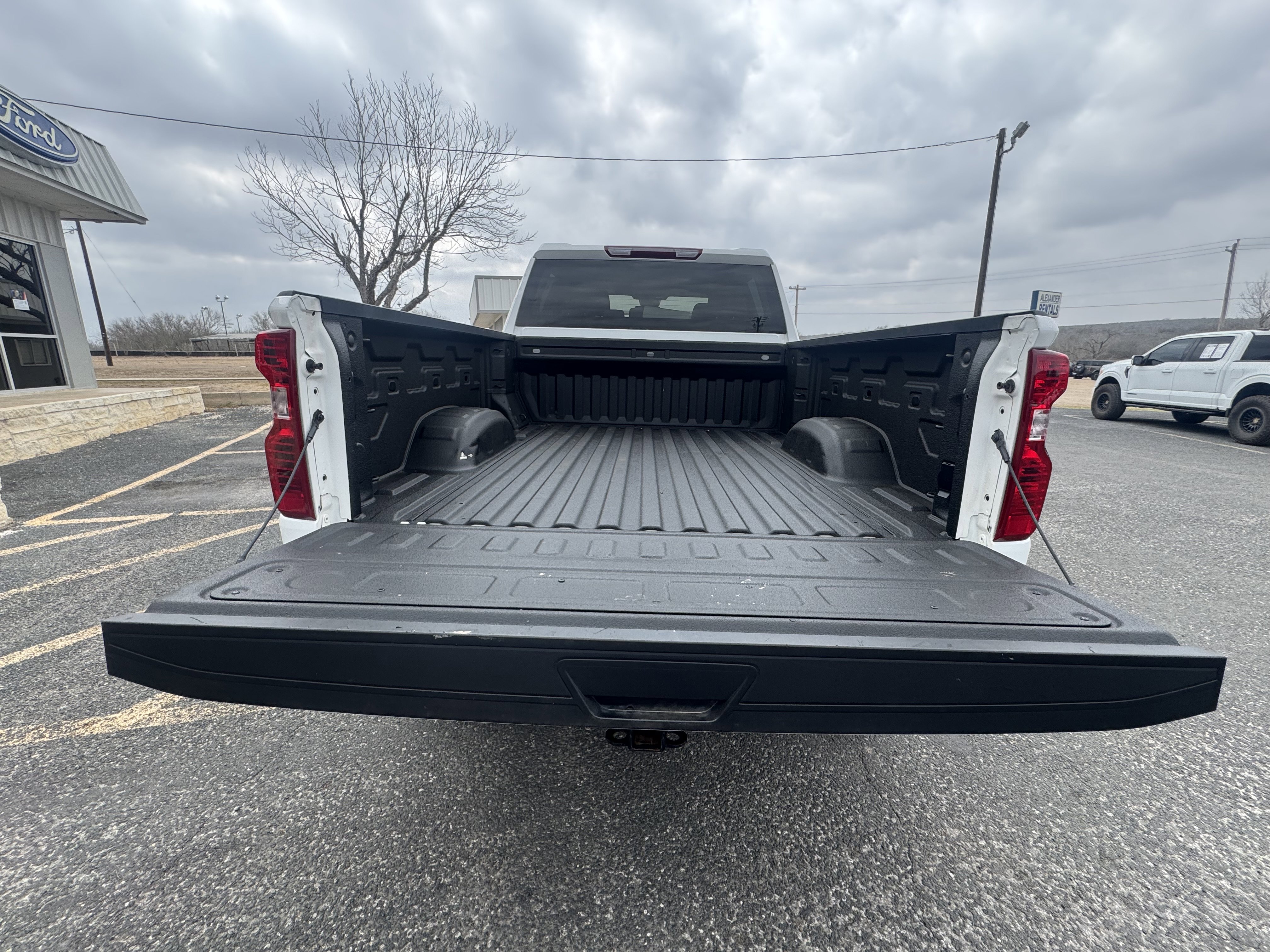 Used 2025 Chevrolet Silverado 2500 Custom w/ Custom Convenience Package image 7