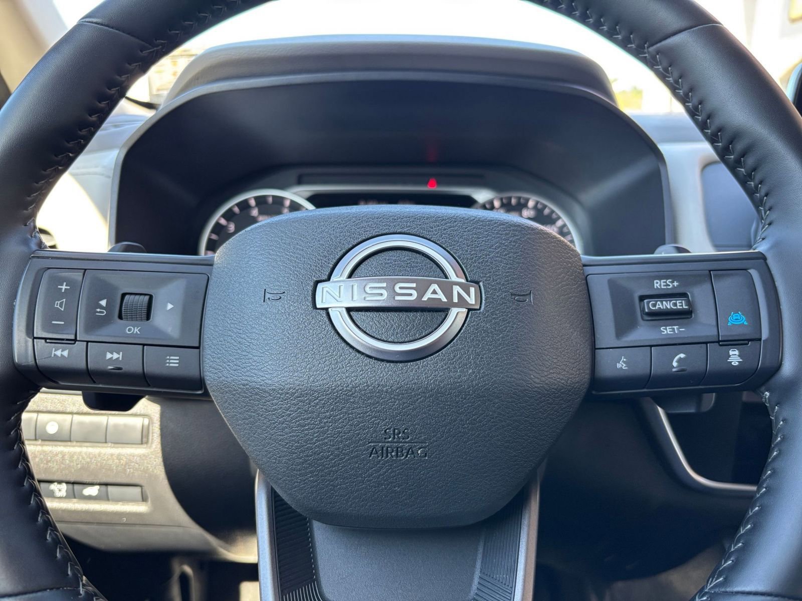 Used 2025 Nissan Rogue SV AWD/4WD image 30