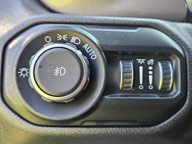 Used 2021 Jeep Wrangler Sport S image 23