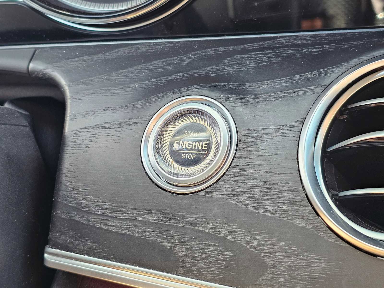 Used 2017 Mercedes-Benz E 300 image 30