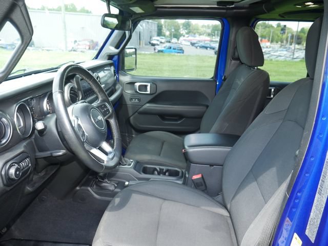 Used 2019 Jeep Wrangler Unlimited Sahara w/ Cold Weather Group AWD/4WD image 2
