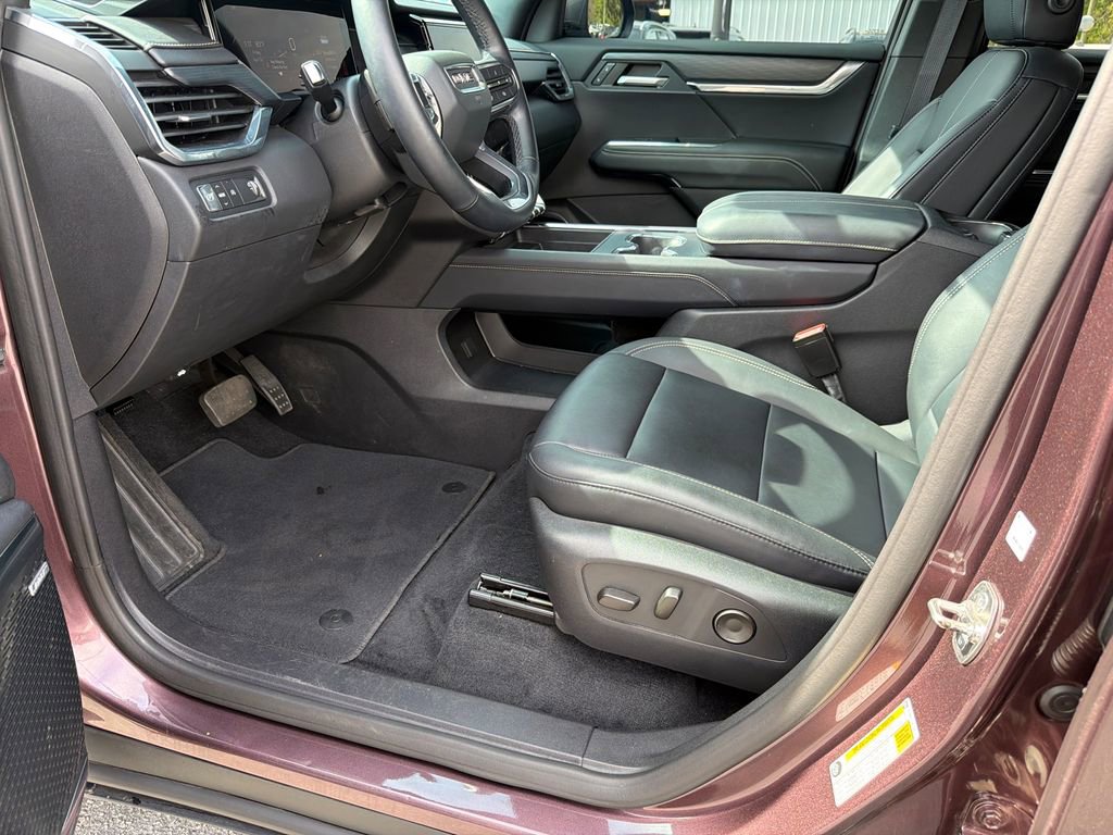 Used 2024 GMC Acadia Elevation w/ Luxury Package FWD image 9